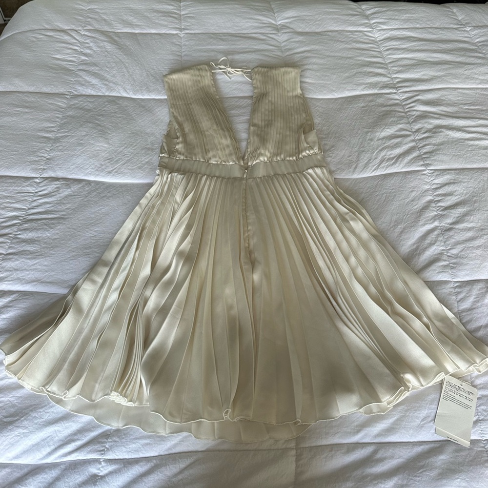 Abercrombie white crystal pleat dress